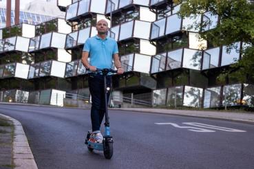 E-Scooter epf-2 xt 600. Edition Blue, Blinker, Federgabel, 72km Reichweite*, TechnikTestsieger, Extra GripTape gratis dazu,
