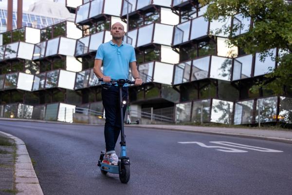 E-Scooter epf-2 xt 600. Edition Blue, Blinker, Federgabel, 72km Reichweite*, TechnikTestsieger, Extra GripTape gratis dazu,